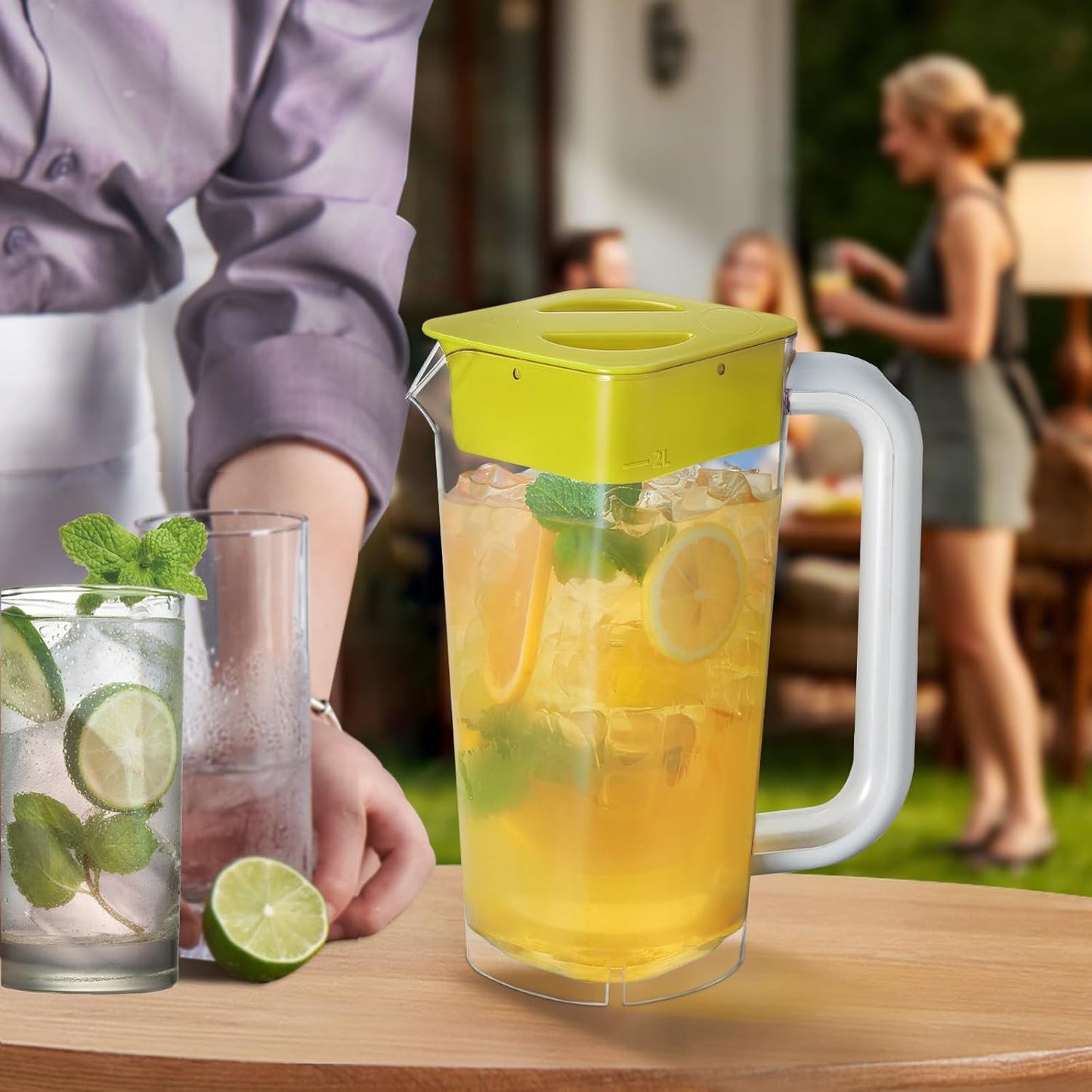 CURTA 1 Pack 2 Liters/68 oz Plastic Square Pitcher with Lid & Handle for Kitchen,ICED JUICE and Coffee Carafe Beverage Serveware, Acrylic Water Jug for Hot/Cold Drinks&lemonade
