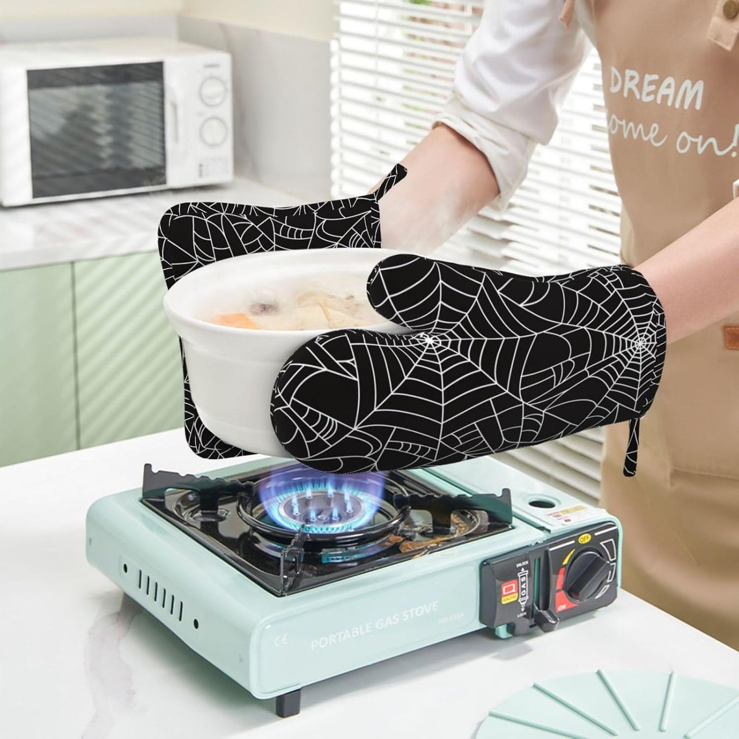 Black and White Spider Web Oven Mitts and Pot Holders Set of 4 Silicone Spiderwebs Kitchen Mitten Gloves and Non-Slip Potholders Set Heat Resistant Oven Gloves Hot Holders for Kitchen