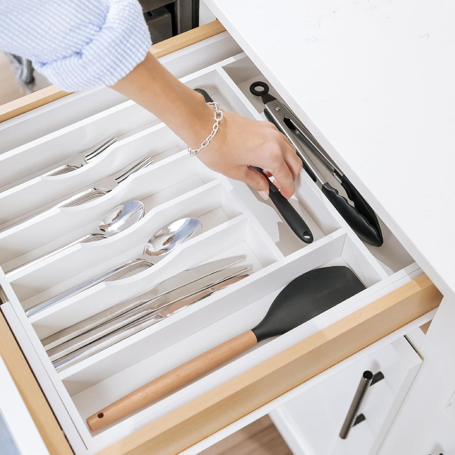 KitchenEdge Premium Silverware, Flatware and Utensil Organizer for Kitchen Drawers, Food-Safe Contract Grade, Expandable from 14.5 to 25 In, White Bamboo
