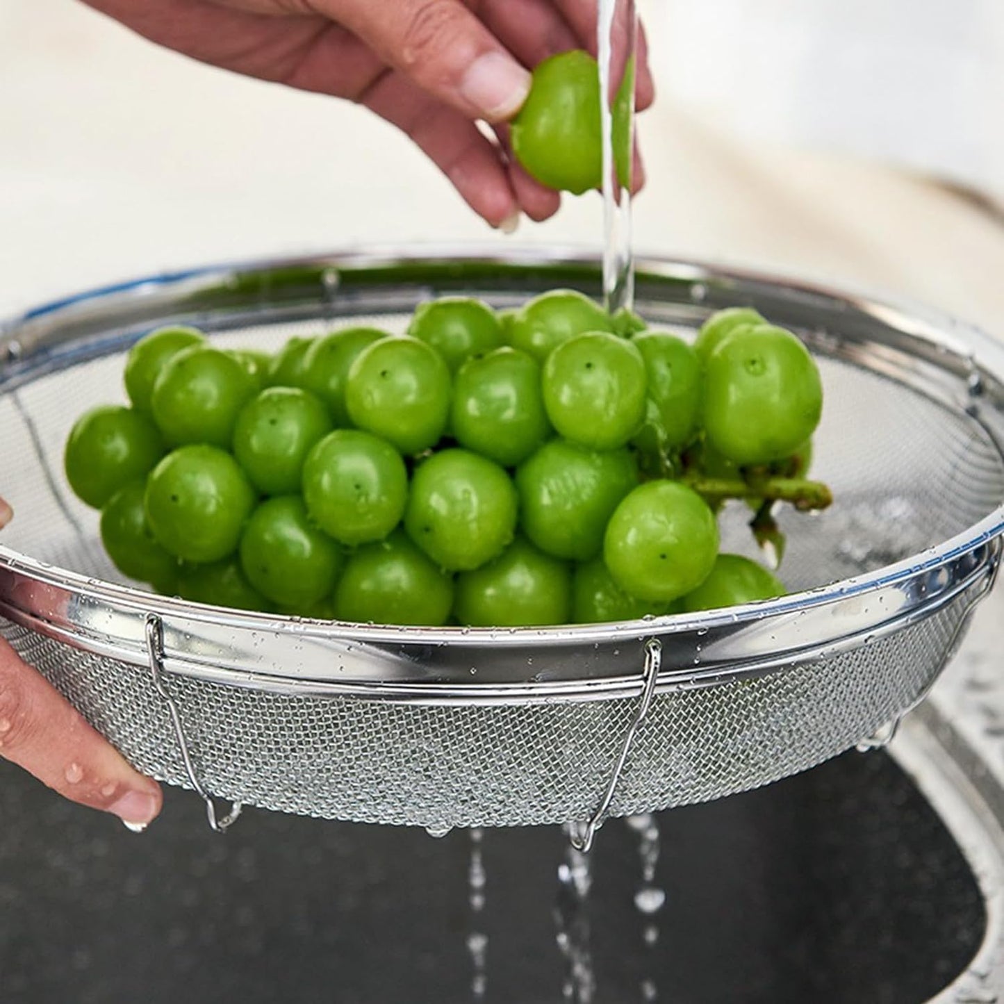 Fine Mesh Strainer for Kitchen, Stainless Steel Colander Bowl for Pasta, Rice, Fruit, Metal Net Baskets with Resting Base - Strain, Drain, Rinse (Diameter 8.67 inch)