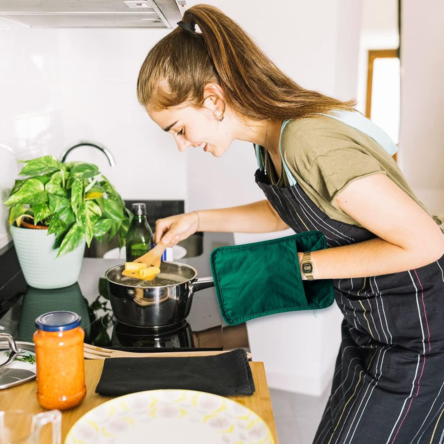 GROBRO7 5Pack Pot Holders for Kitchen Heat Resistant Cotton Potholder Multipurpose Hot Pads Machine Washable Oven Mitts with Pocket Potholders for Baking and Cooking 8.9 x 6.9 in Red Green