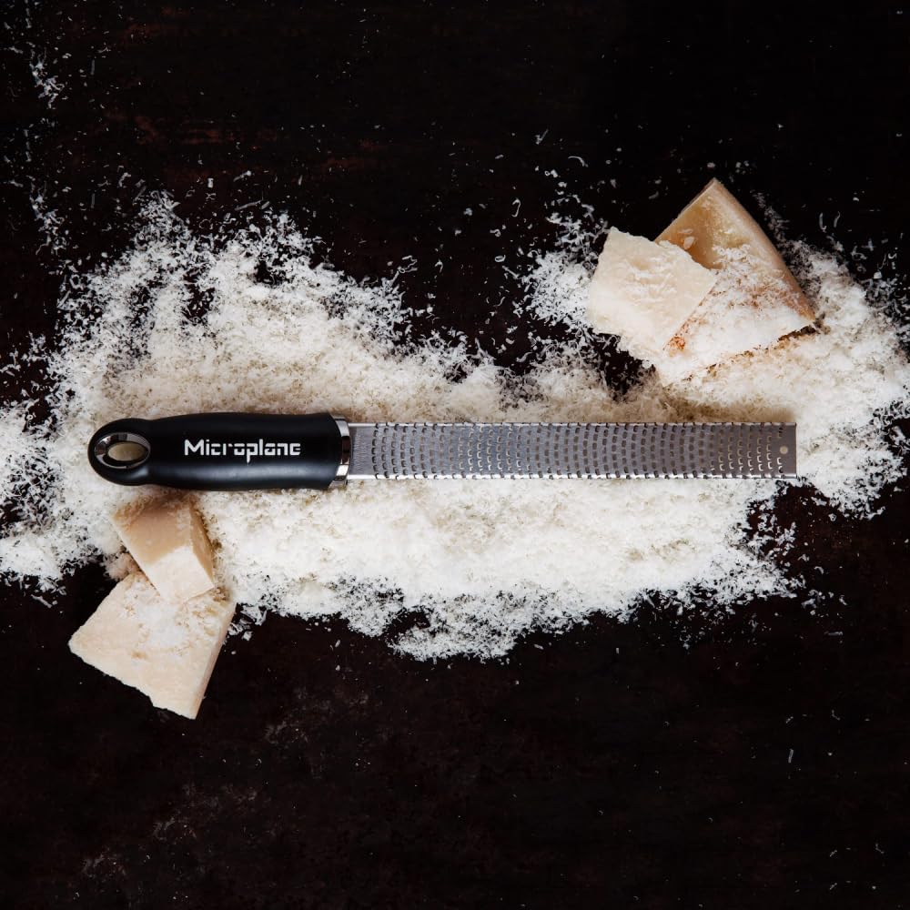 Microplane Premium Classic Series Zester 18/8, Black - Lemon Zester & Cheese Grater & Vegetable Grater - Citrus, Parmesan Cheese, Garlic, Ginger, Nutmeg, Chocolate - Stainless Steel Grater