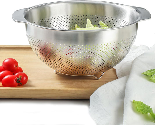 18/8 Stainless Steel Microwell Colander, 2.5QT Large Capacity with Handle Kitchen Food Strainer Basket for Washing Vegetables, Fruits, Rice, and Pasta (primary colour, 2.5QT)