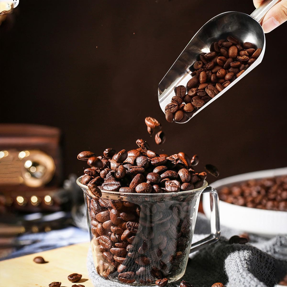 Metal Ice Scoop，Kitchen Ice Scooper for Ice Maker,Stainless Steel Small Ice Scooper for Freezer，Kitchen Gadgets Cookie Flour Pet Dog Food Scoop (silver, 3oz)