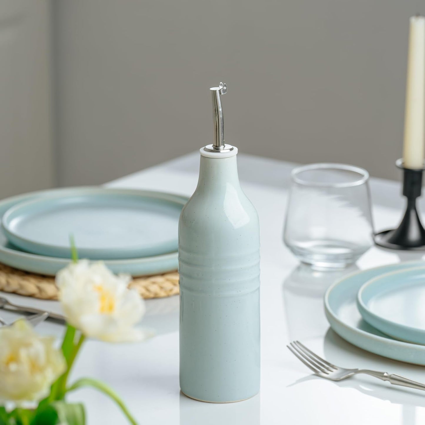 famiware Jupiter 16oz Ceramic Olive Oil Dispenser Bottle, Olive Oil and Vinegar Dispenser Bottle Set of 2 with Stainless Steel Pourers, Suitable for Storage Vinegar, Liquids, Light Blue & Light Green