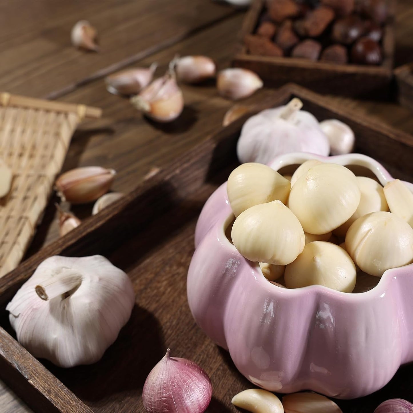 TOIVO Garlic Keeper for Counter，with Lid and Holes GarlicSaver,Garlic Holder Storage Container toKeep(purple)