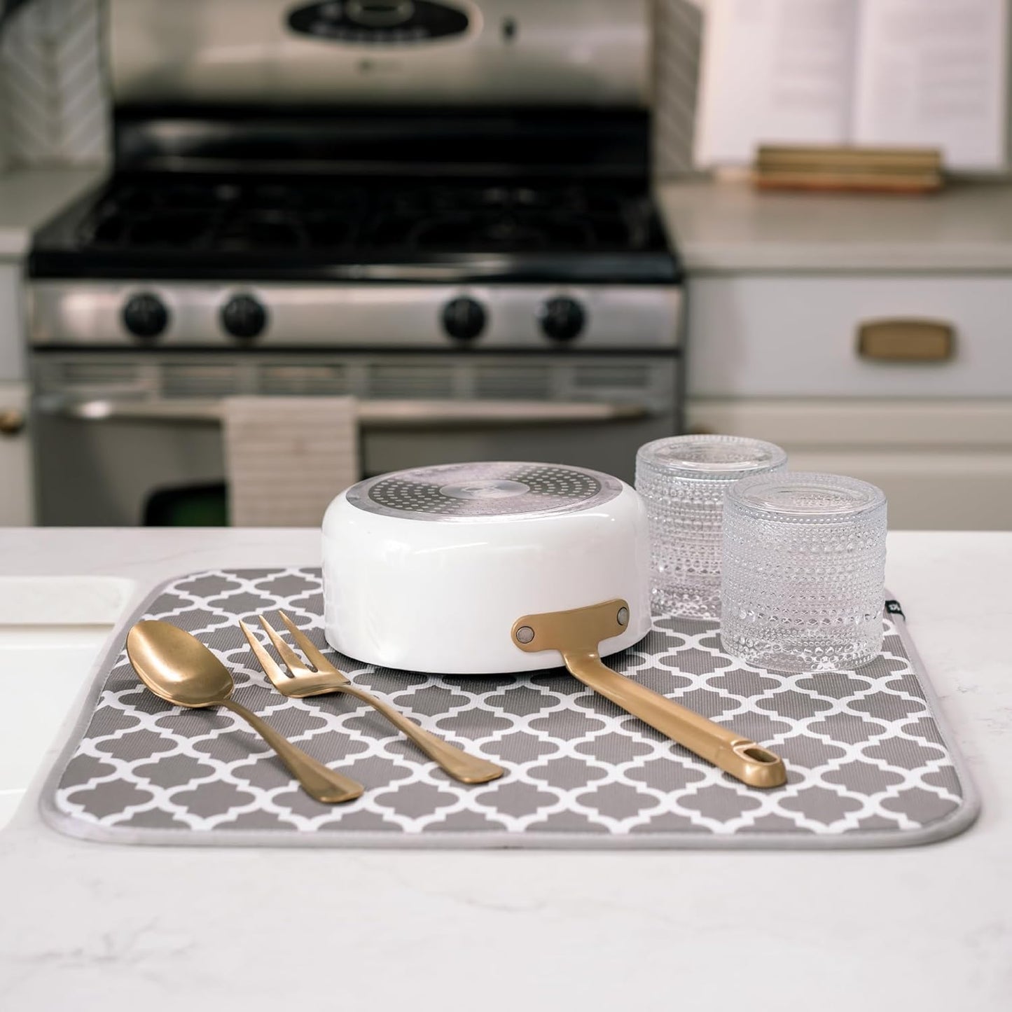 S&T INC. Dish Drying Mat, 16” x 18”, Absorbent Microfiber Kitchen Counter Mat, Dish Drying Pad for Dishes, Utensils, Pots and Pans, Large, White Trellis