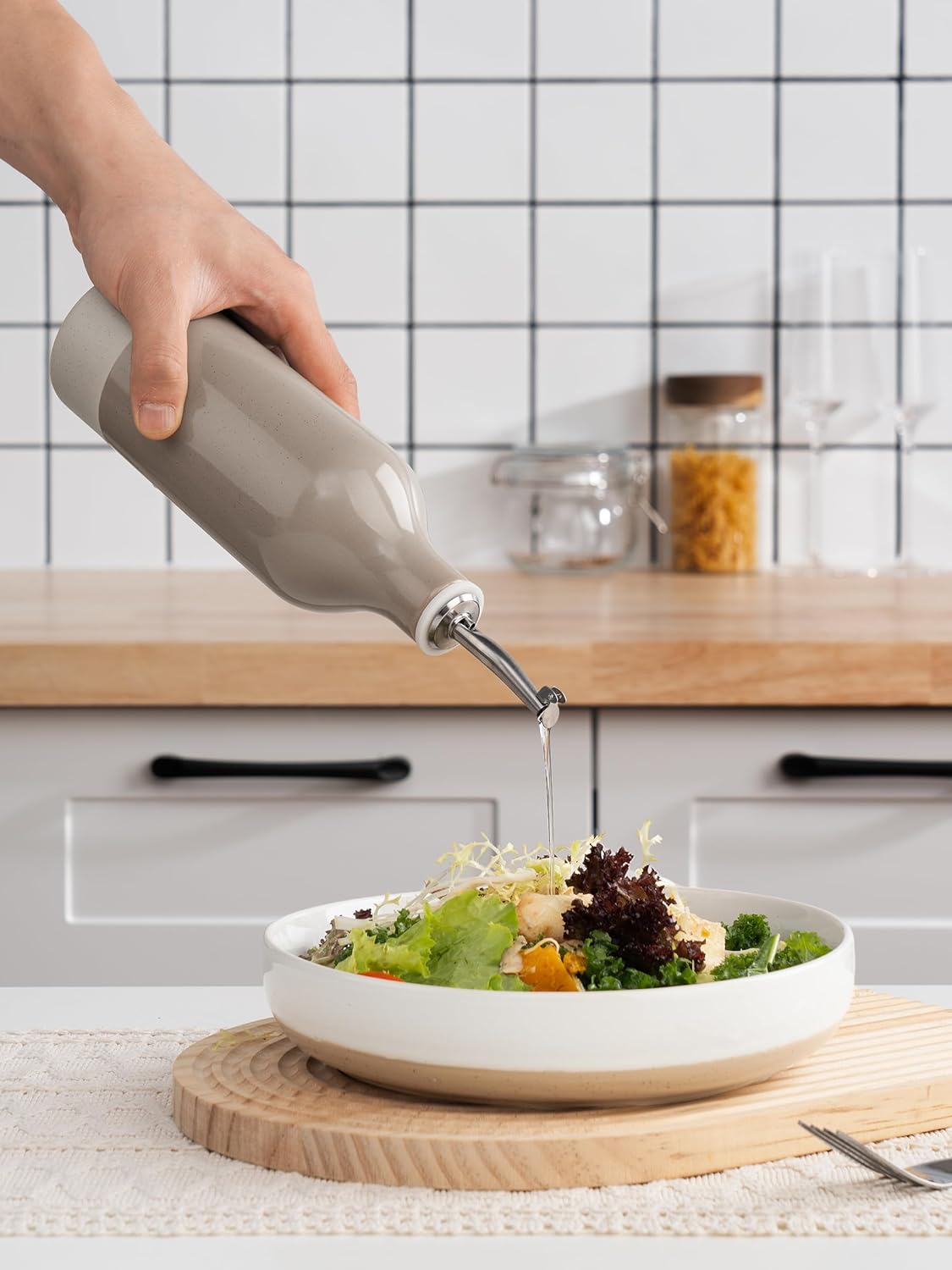 famiware Milkyway 16oz Ceramic Olive Oil Dispenser Bottle, 1 Piece Oil Dispenser for Kitchen with Stainless Steel Pourers, Suitable for Storage Vinegar, Soy Sauce, Coffee Syrup, Cinnamon Brown