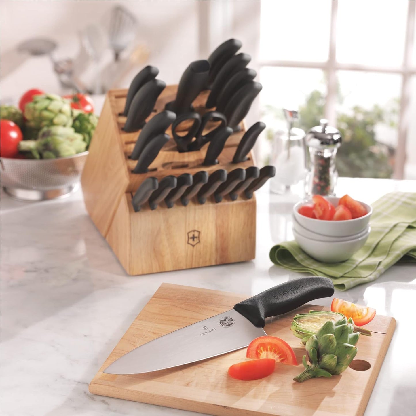 Victorinox Swiss Classic Knife Block - Kitchen Knife Set with Block for Home Essentials - Includes Chef's Knife, Kitchen Shears & More - Black Handles, 22-Piece Set