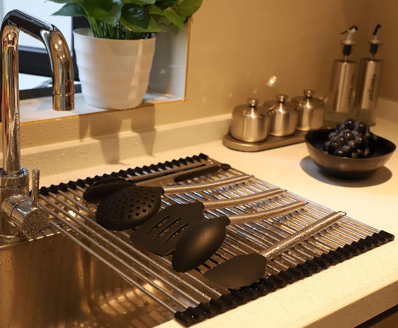 Ahyuan Roll up Dish Drying Rack Over The Sink Kitchen Roll up Sink Drying Rack Portable Dish Drainer Foldable Dish Drying Rack (Black, 17.8''X15.8'')