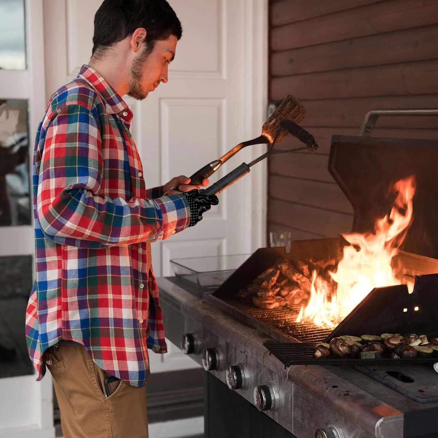 1 Pair Grill Oven Mitts, 1472°F Heat Resistant BBQ Gloves for Cooking, Non-Slip Silicone Oven Gloves, Barbecue Grill Gloves BBQ Mitts (Black-Flame Pattern)