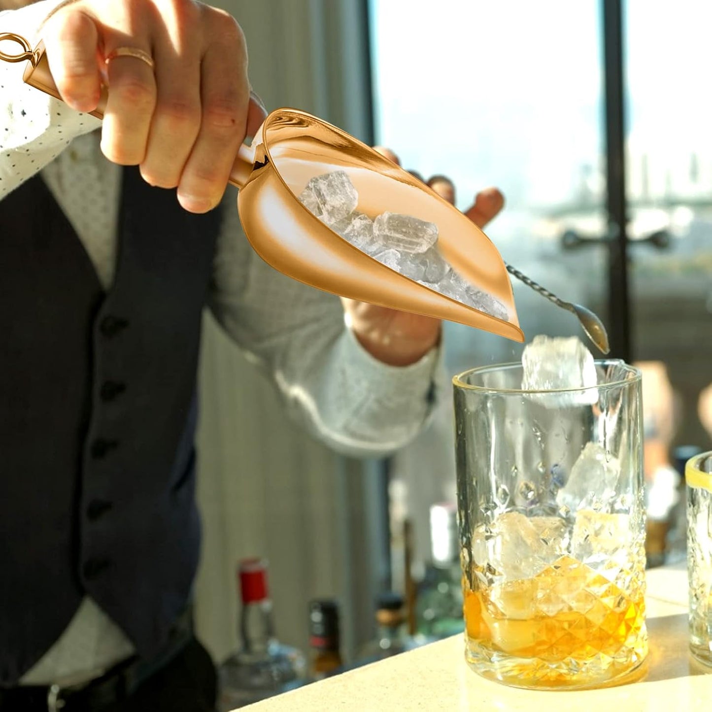 TeamFar 5oz Ice Scoop, Stainless Steel Food Scoop Metal Ice Scooper for Kitchen Bar Party Wedding, Heavy Duty & Sturdy, Easy Storage & Versatile, Mirror Finish & Smooth Edge, Gold