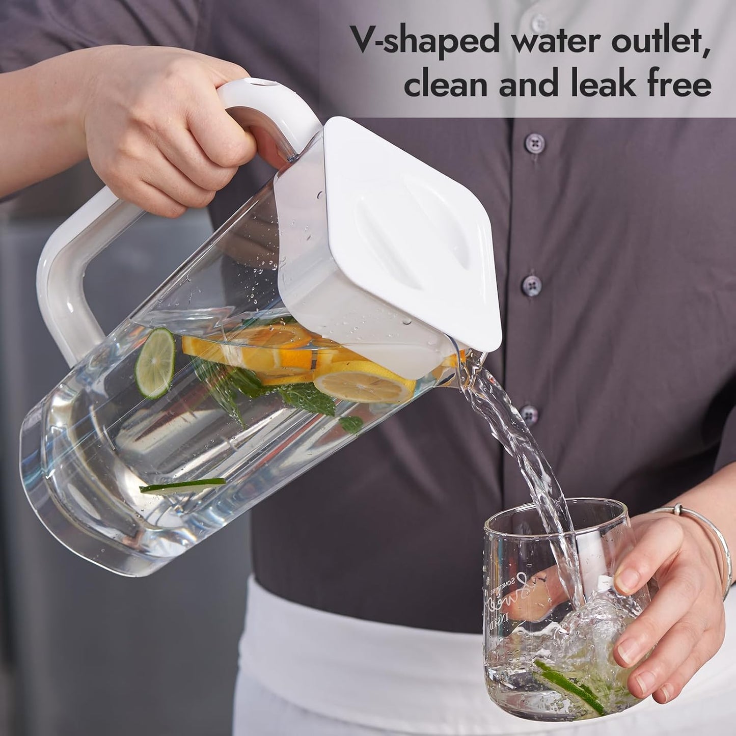 CURTA 2 Pack Plastic Pitcher with Lid, 2L Heavy-Duty Shatterproof Pitchers Clear Water Pitcher with Handle for Lemonade, Coffee,Iced Tea, Milk, Juice, Beverages