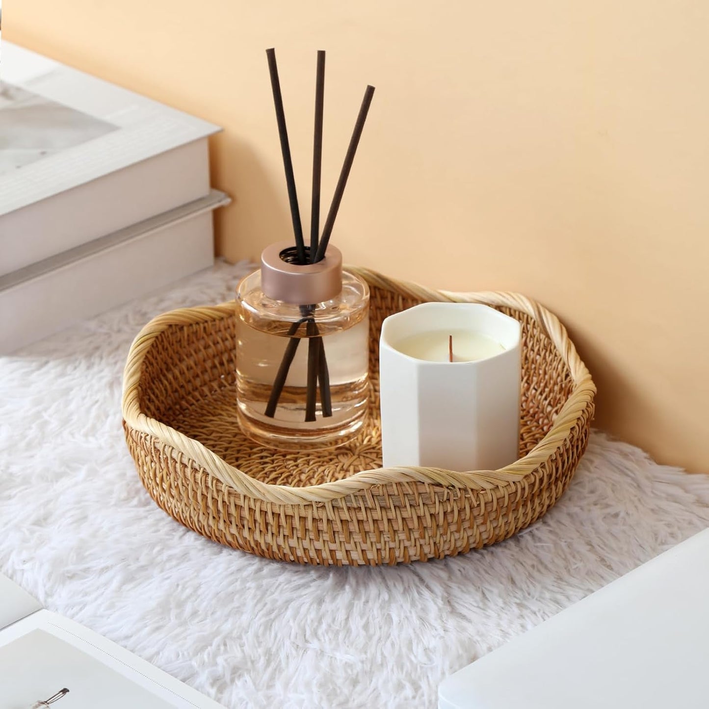 Rattan Bread Basket, Round Fruit Baskets, Scalloped Wicker Storage Bowls, Natural Woven Serving Basket Bowls, Decorative Baskets for Kitchen Counter Organizing, Gift Basket, 1 Pack, S Size