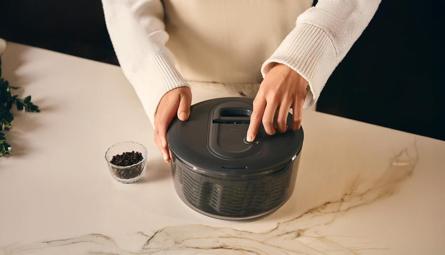 Zyliss Easy Spin Salad Spinner - Fruit & Veggie Dryer - Produce Spinner & Cleaner for Salad Prep - Dishwasher-Safe Kitchen Essential - Non-Slip Bowl with Pull Handle - Grey Easy Spin Small