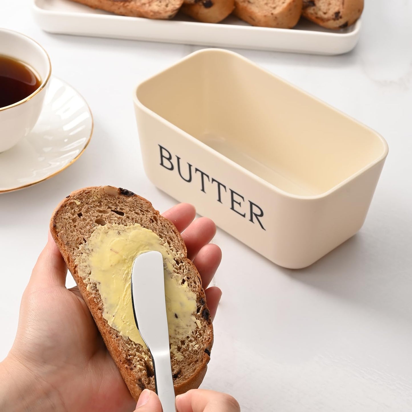 Butter Dish With Lid And Knife For Kitchen Coutertop,Food Grade PP Butter Holder With Cover And Stainless Steel Knife,Large White Butter Conainter