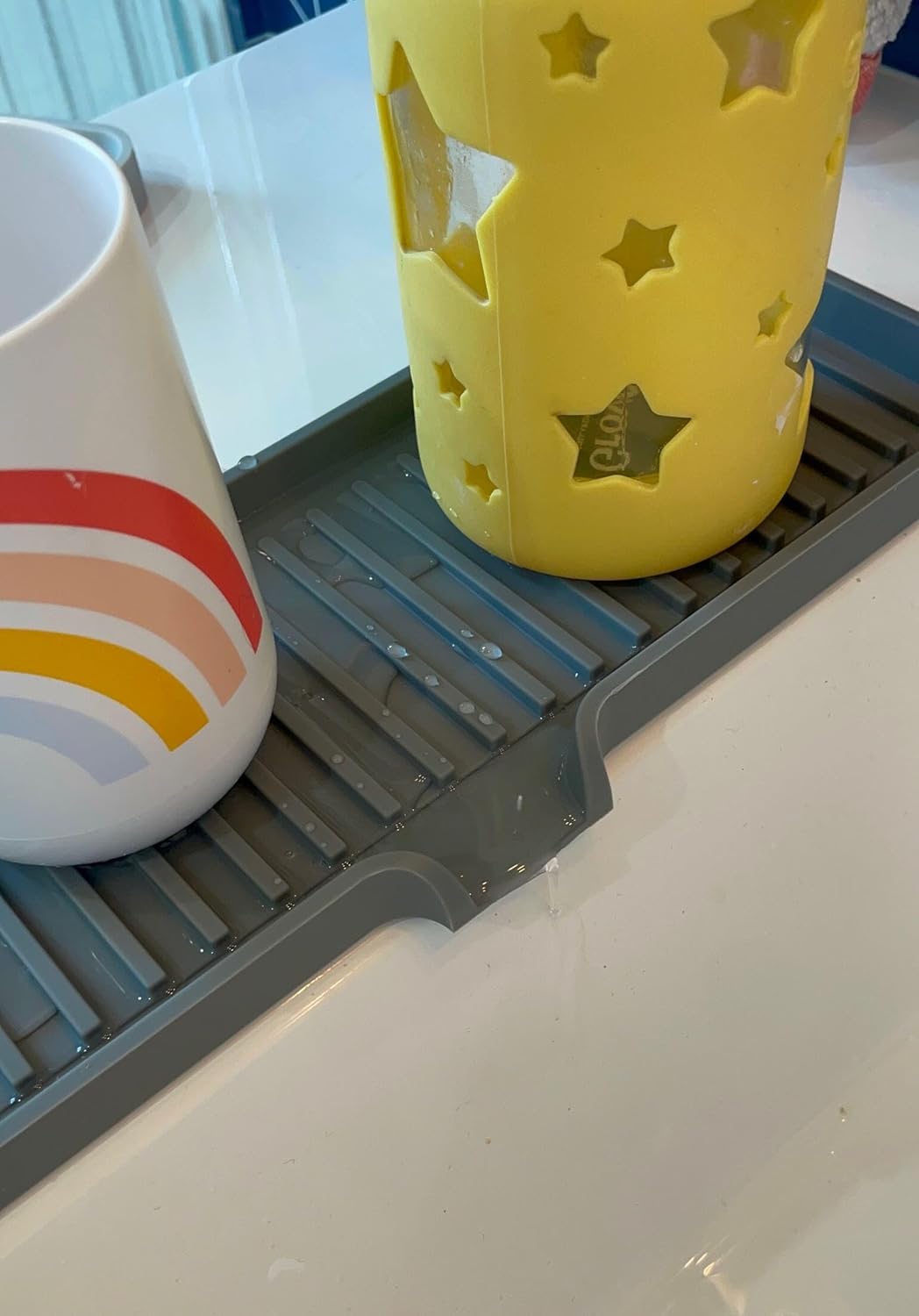 Happitasa Silicone Soap Dish Tray and Sponge Holder with Drain Chute | Bathroom and Kitchen Sink Organizer Caddy (Smoky Blue, 12"x4", 7.4 Ounces)