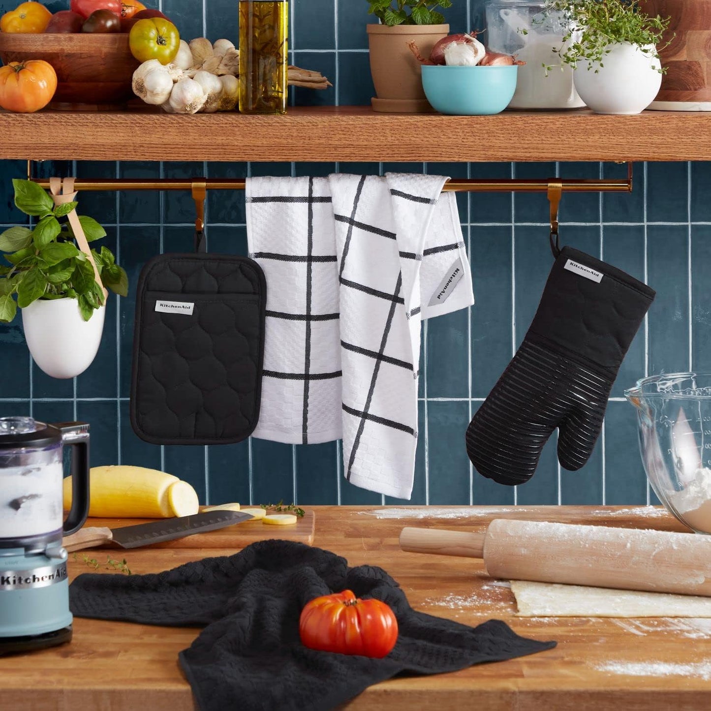 KitchenAid Quilted Cotton Terry Cloth Oven Mitt, Pot Holder Heat Resistant, 16"x26", 7"x13" & 7"x10", Matte Black