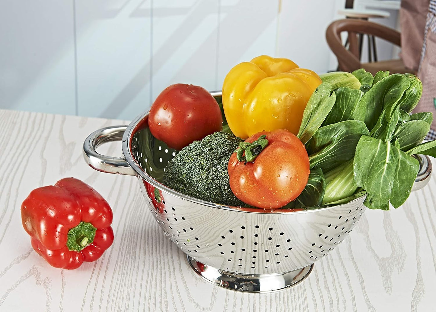 Stainless Steel Colander Mesh Metal Strainer Pasta Rice 5-Quart Strainer with Handle Dishwasher Safe (VS-02)