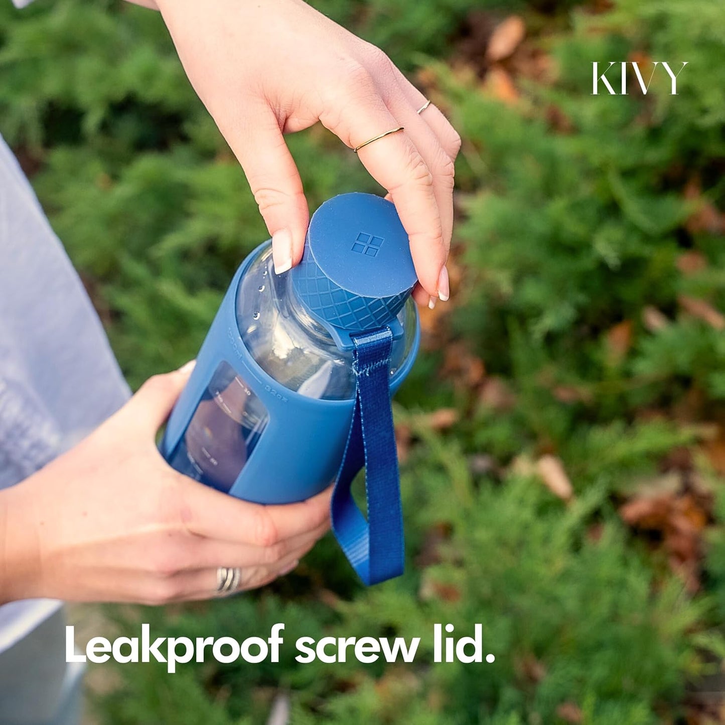 KIVY Glass Water Bottle with Silicone Sleeve 32 oz [WITH MEASUREMENT] - Borosilicate Glass Water Bottle Screw Top - Clear Bottles with Measurement Marking - Slim Waterbottle Aesthetic - Blue