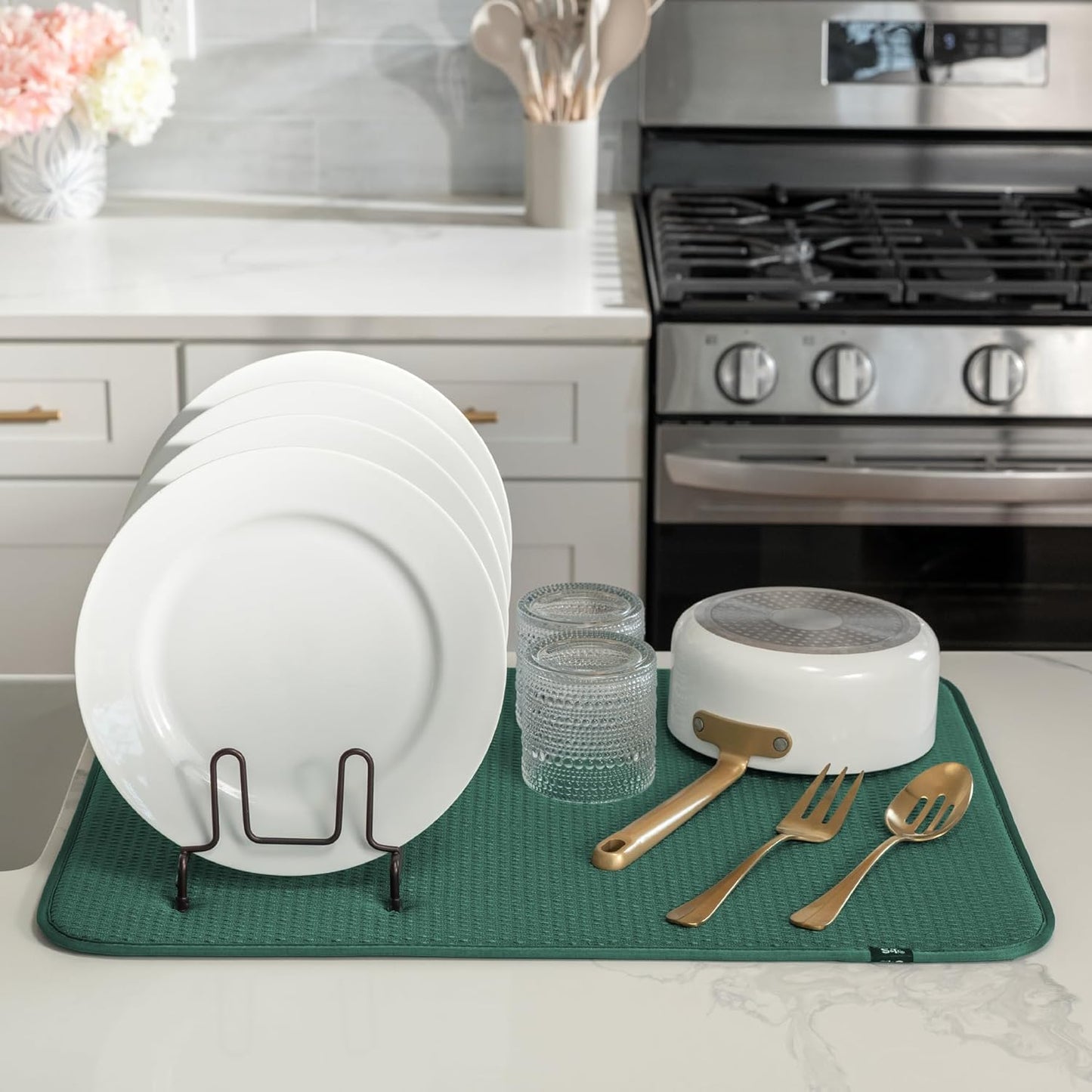 S&T INC. Dish Drying Mat XL, 18” x 24”, Absorbent Microfiber Kitchen Counter Mat, Drying Pad for Dishes, Utensils, Pots and Pans, Extra Large, Diamond Texture, Emerald Green