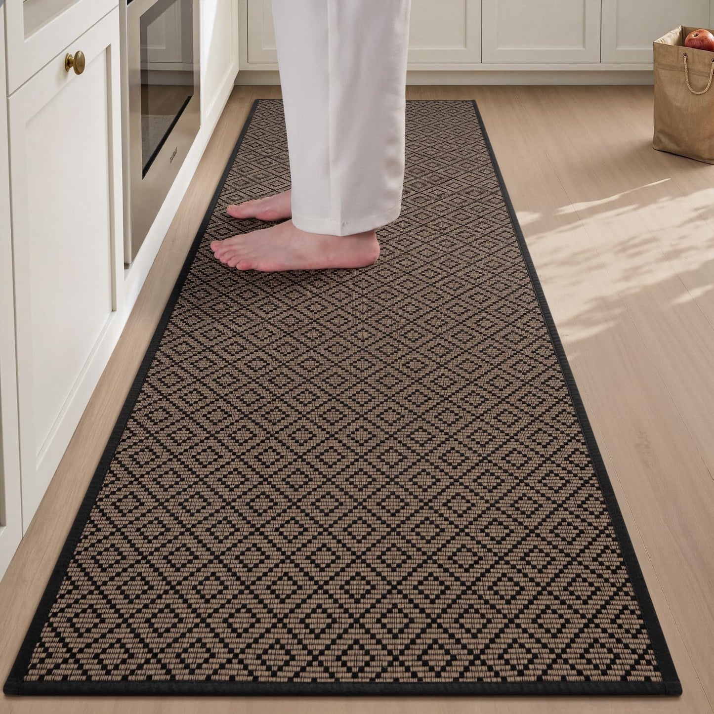 PADOOR Kitchen Runner, Rubber Backed Kitchen Runner Rugs Non Skid Washable, Super Absorbent Kitchen Mats for Floor Front of Sink, 20"x47" Black