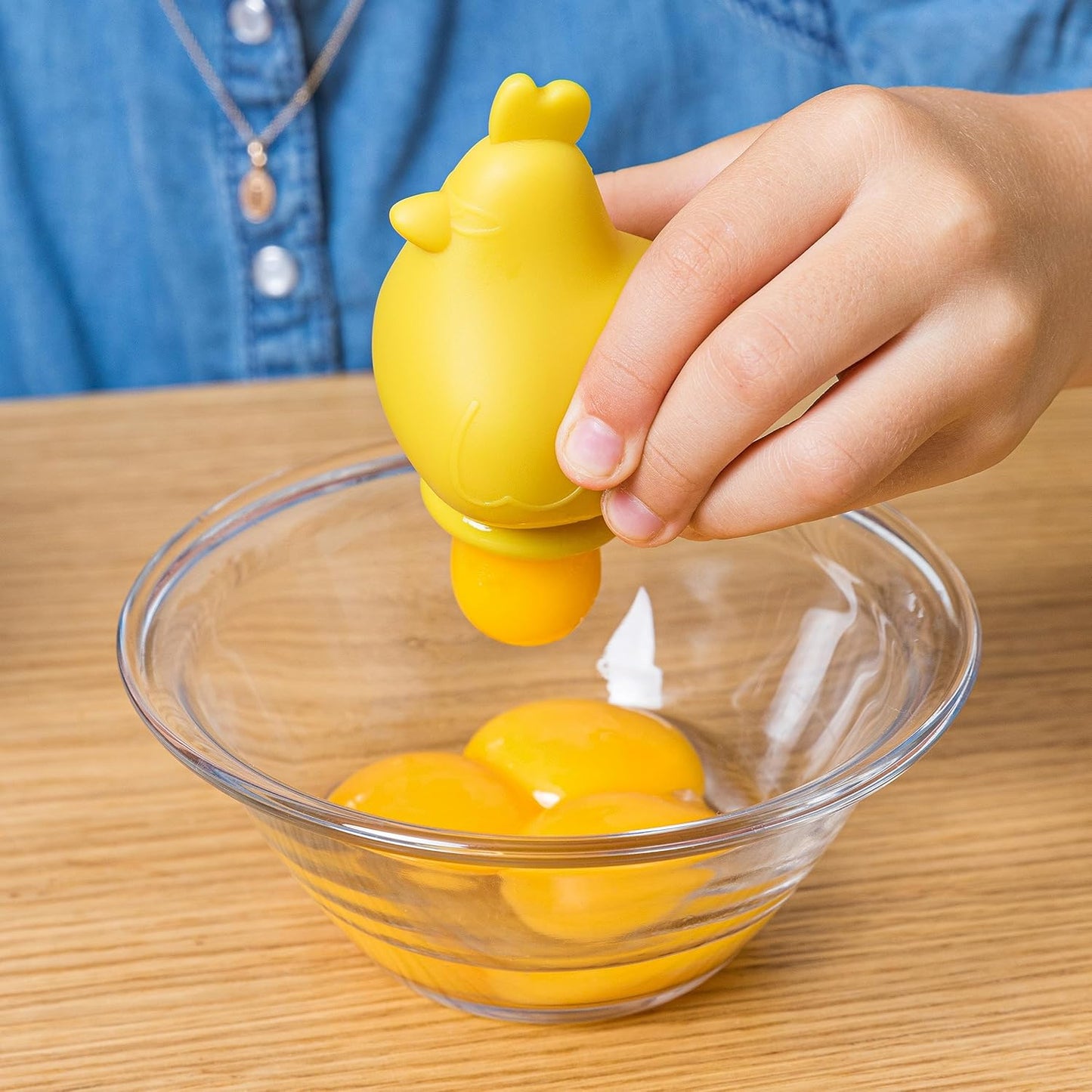 Chefclub Kids - Egg Separator, Chicken Shape, Egg White Separator, Raw Eggs - No Drip, No Mess - Food Grade Silicone, Kitchen Cooking, Kitchen Gadgets Unique Baking Tools (Yellow)