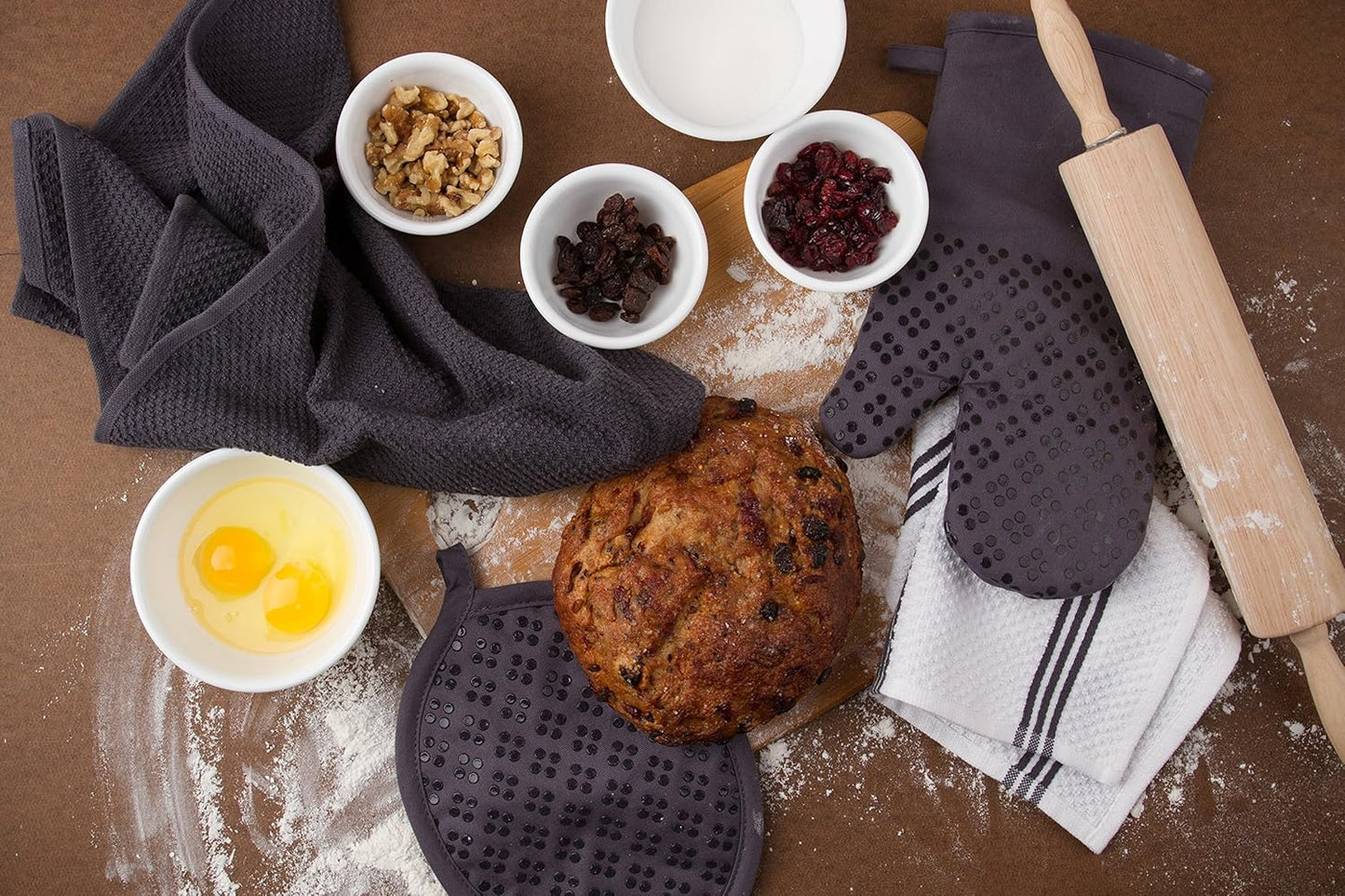 Sticky Toffee Oven Mitt and Pot Holder Set of 3 – Gray Non-Slip Kitchen Hot Pads and Mitts with Silicone Grip, 100% Cotton Shell, Oeko-Tex Cotton