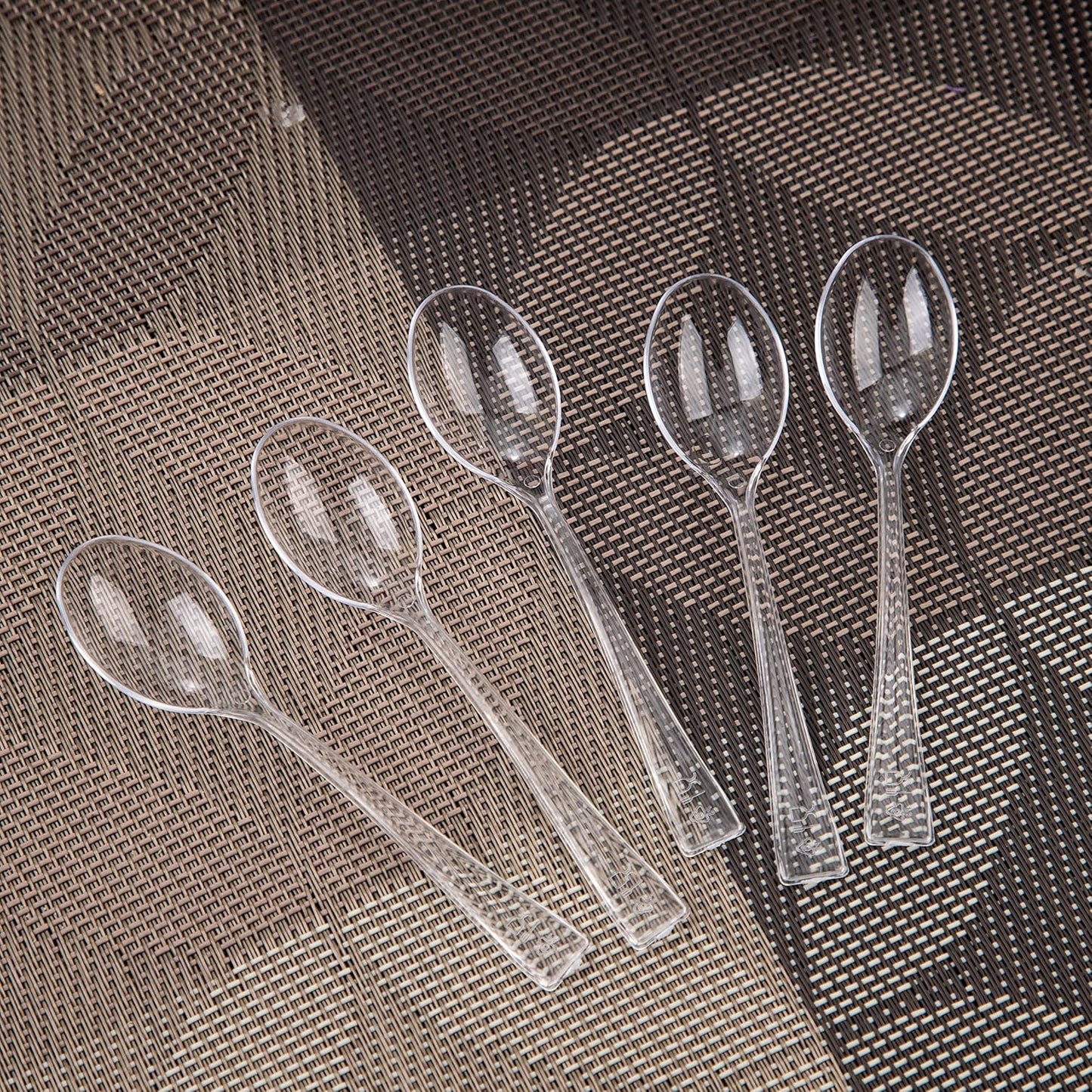 WDF 300 Pieces Clear Plastic Mini Spoons for Desserts 4 Inches Clear Plastic Spoons Heavy Duty Perfect for Cake, Desserts