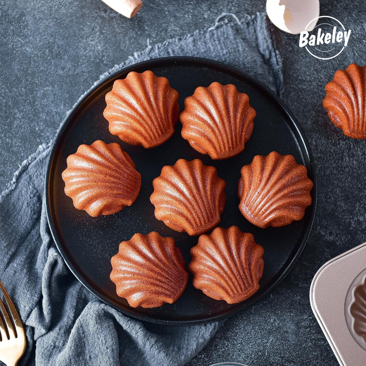 Madeleine Mold Cake Pan, 9-Cavity Non-Stick Spherical Shell Madeline Bakeware for Oven Baking (Champagne Gold)